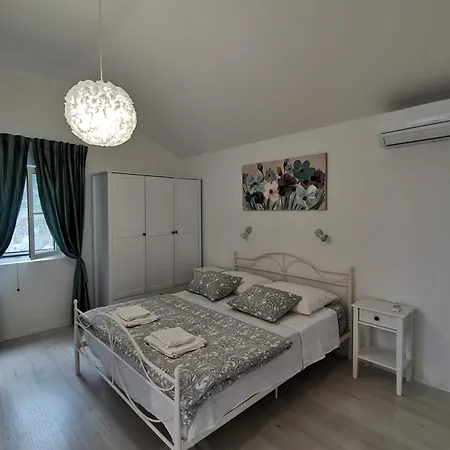 Couette-café Susovic Lastovo